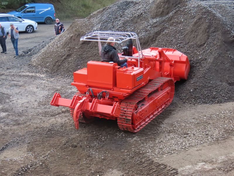 deutz raupe.jpg