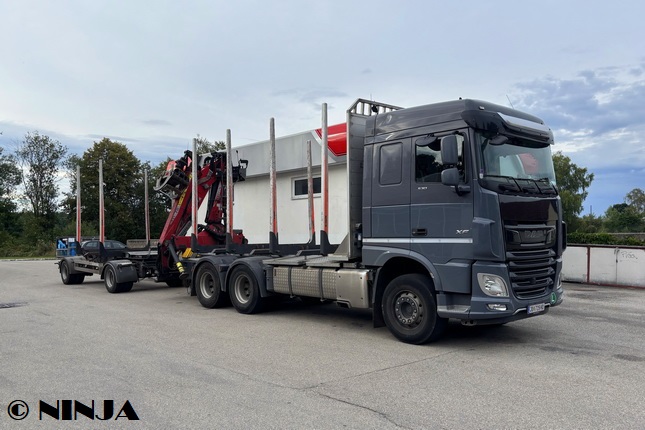 DAF_XF_530_6x4_oplen_HR_vzadu_02.jpg