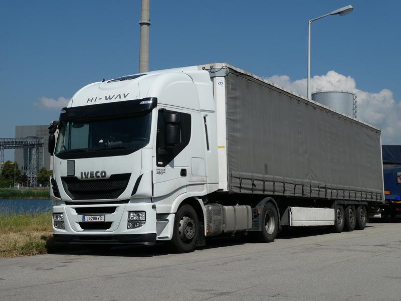 Iveco Stralis Hi-Way 480 Linz 7 (Copy).jpg
