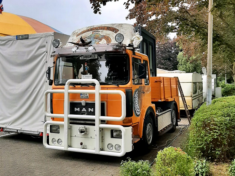 Schausteller Mainka, MAN F8, HS-AK 228 54832.jpg