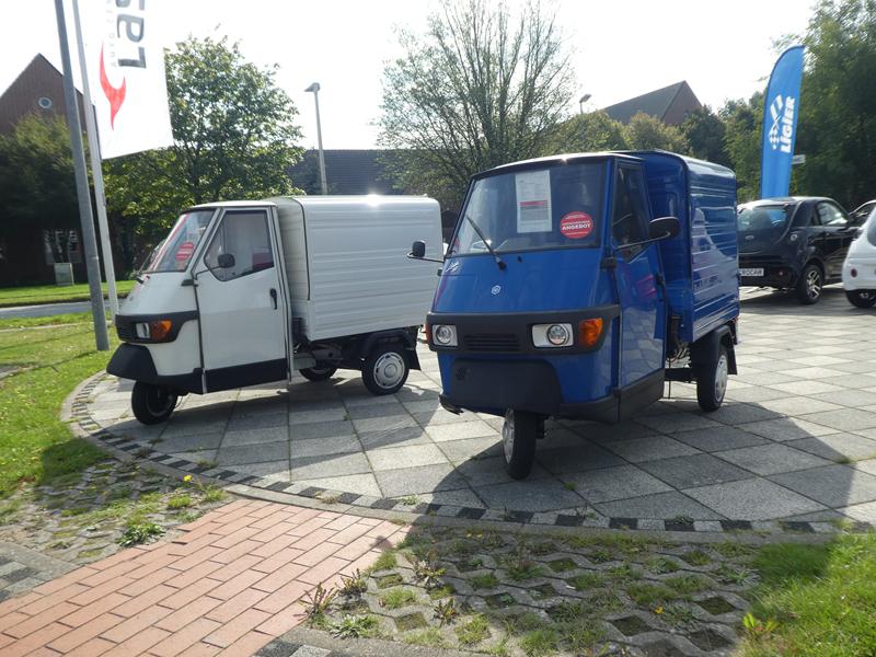 Paggio Ape 50 Weiss + Blau 1 (Copy).jpg