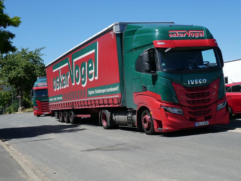 Iveco S-Way NP 460 Oskar Vogel 21 (Copy).jpg