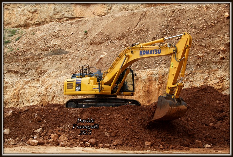 Komatsu 360 (3).jpg