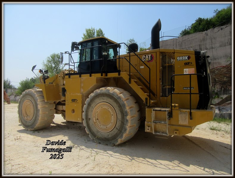 Cat 988K (5).jpg