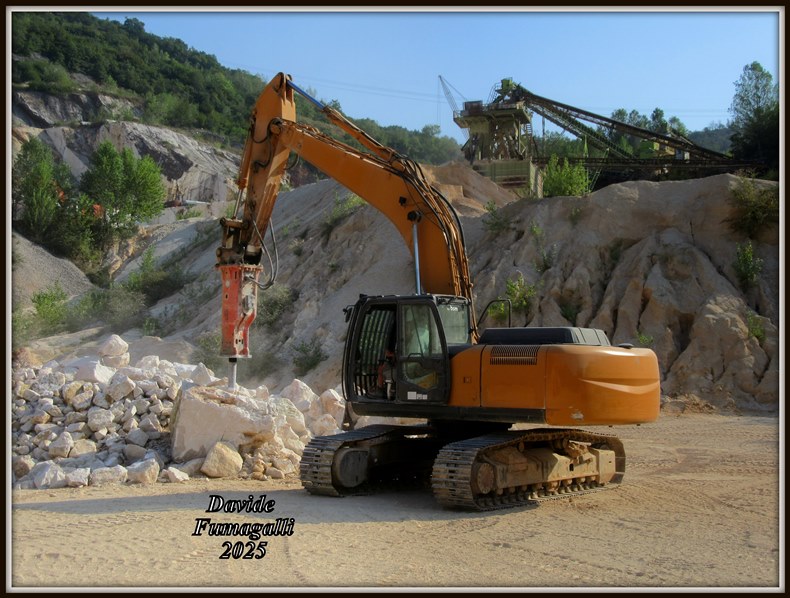 hitachi 280TP (3).jpg