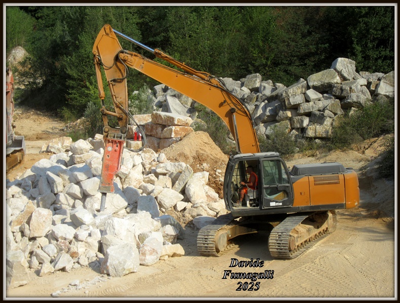 hitachi 280TP (7).jpg