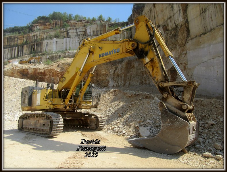 Komatsu 1250 (3).jpg