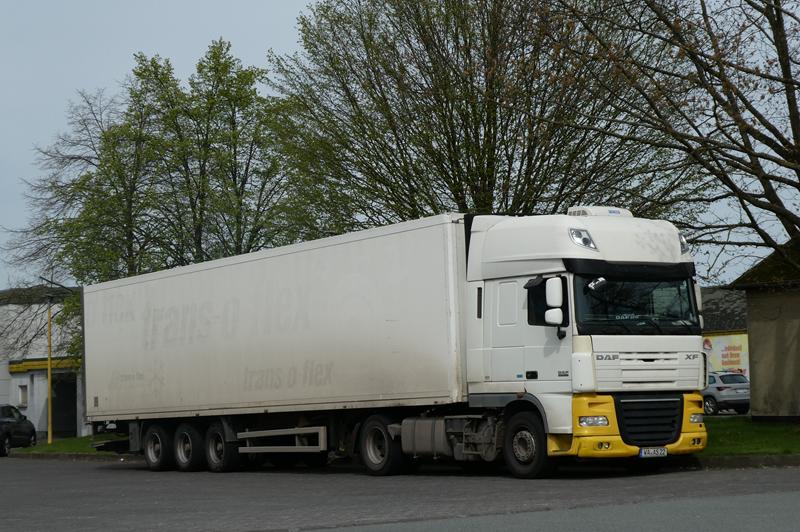 DAF XF 105.460 SZM Weiss-Gelb 10 (Copy).jpg