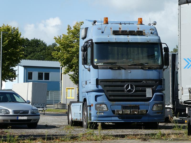 MB Actros 1844 MP2 SZM Blau 11 (Copy).jpg