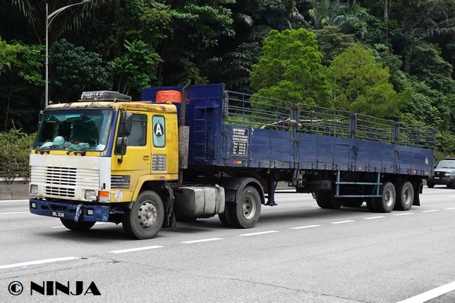 Volvo_FL10_320_4x2_NT_MY_02.jpg