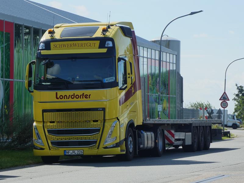 New Volvo FH 500 Lonsdorfer 1 (Copy).jpg