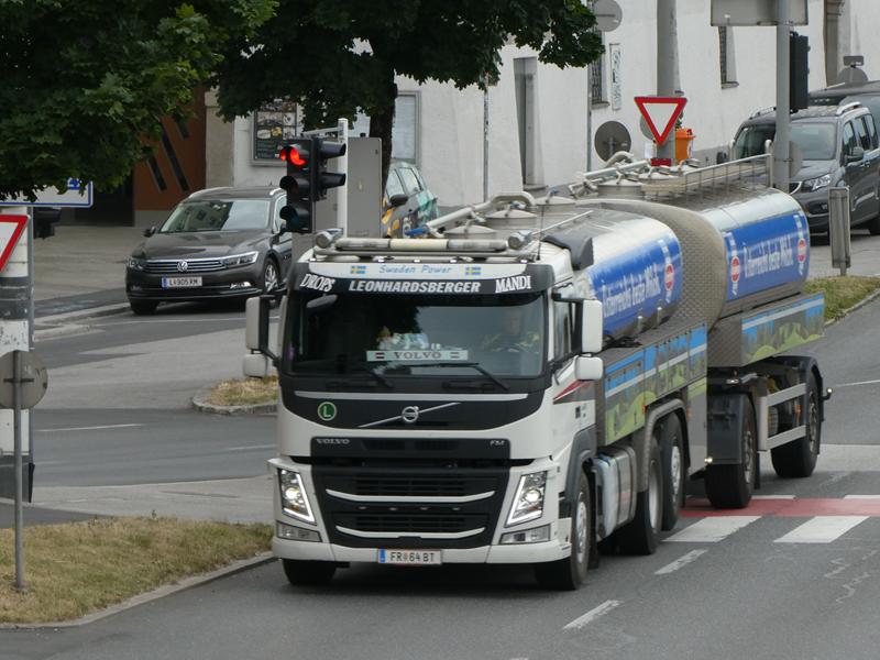 Volvo FM 460 E6 Leonhardsberger 1 (Copy).jpg