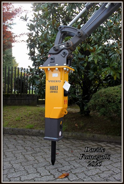 Volvo EC25 elettrico (2).jpg