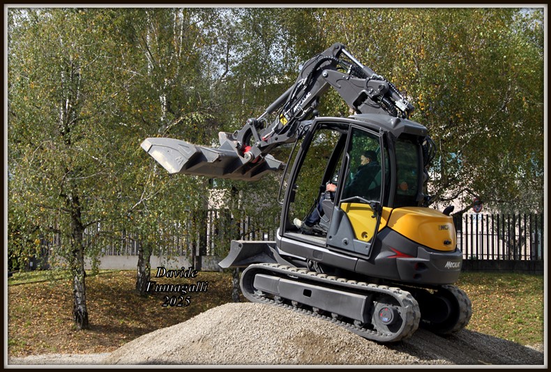 Mecalac 6MCR (1).jpg