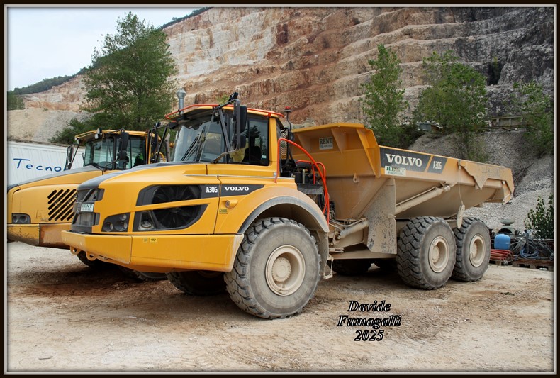 Volvo A30G Ventura 001.jpg