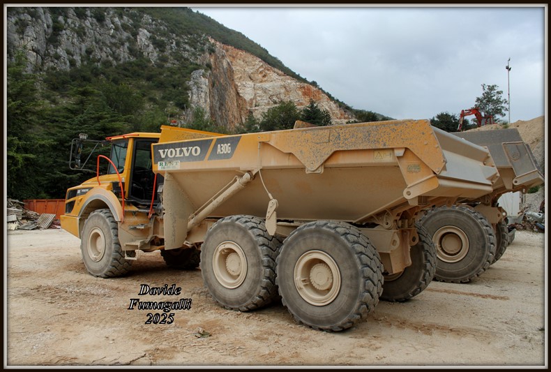 Volvo A30G Ventura 002.jpg