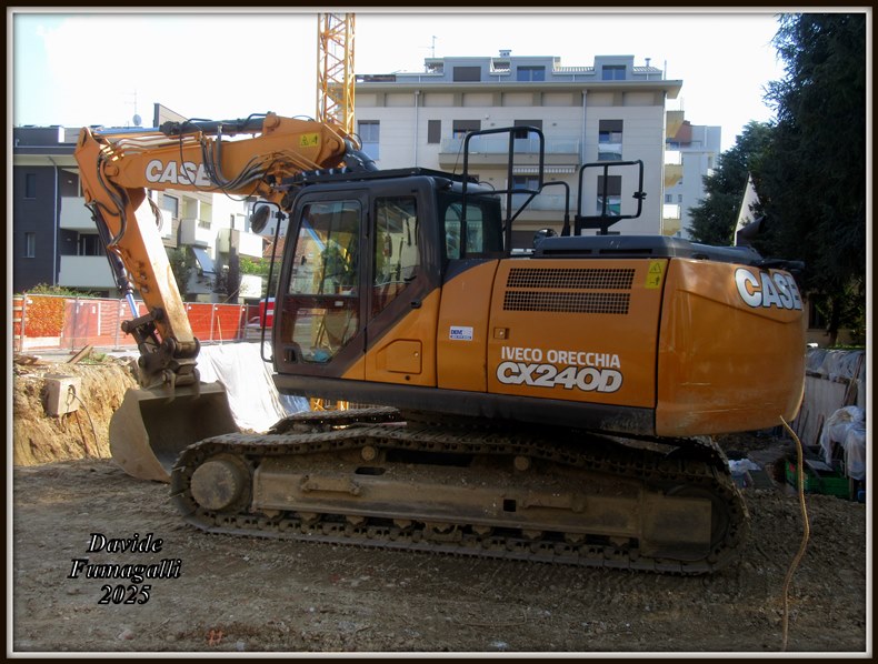 Case CX240D DemCos 001.jpg