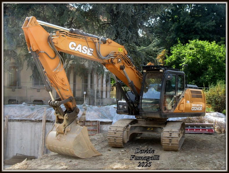 Case CX240D DemCos 002.jpg