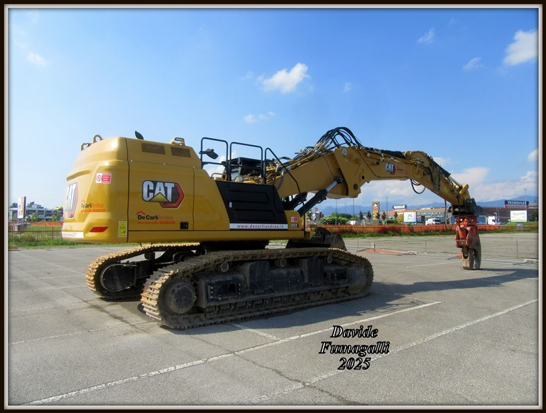 Caterpillar 352UHD De Carli 003.jpg