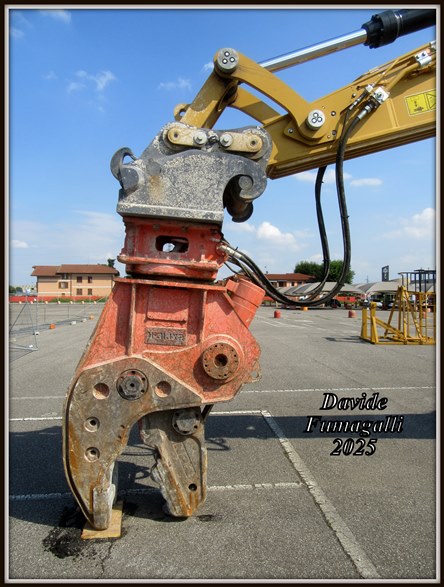 Caterpillar 352UHD De Carli 004.jpg