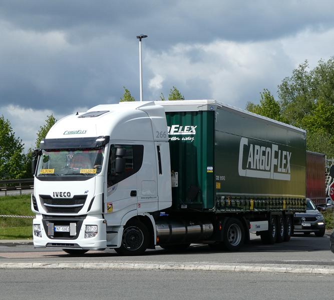 Iveco Stralis Hi-Way NP 460 Cargo Flex 1 (Copy).jpg