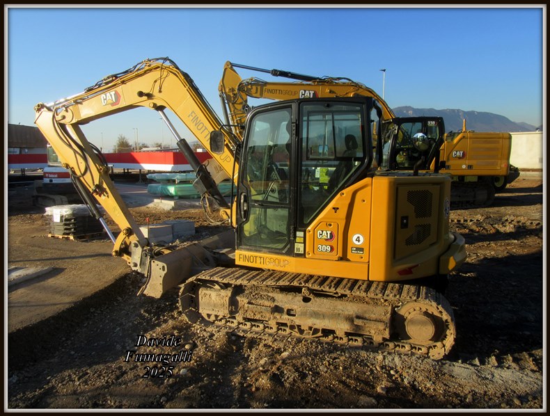 Caterpillar 309 Finotti Group 002.jpg