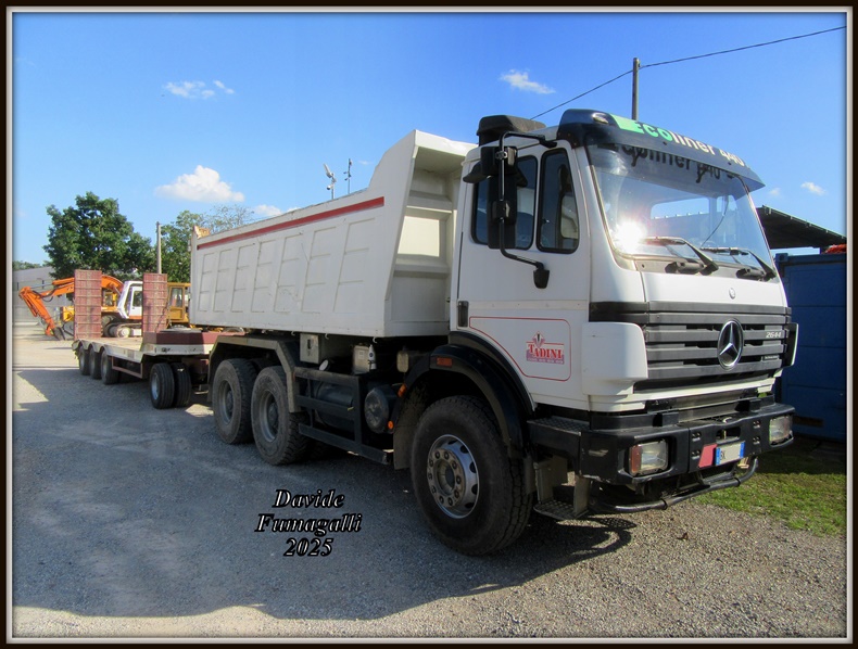 Mercedes-Benz SK 2644 Tadini 004.jpg