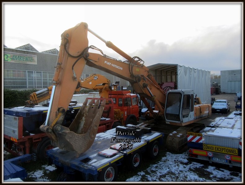 Fiat Hitachi FH300 003.jpg