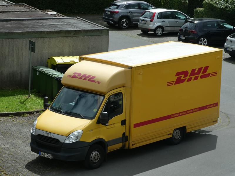 Iveco Daily Mk5 DHL 20 (Copy).jpg