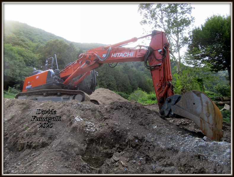 Hitachi Zaxis 240N-6 Binda 006.jpg
