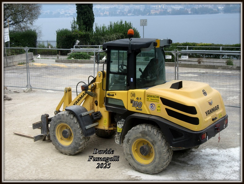 Yanmar V100 001.jpg