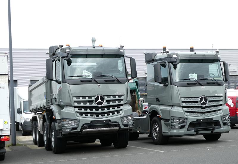 MB Arocs 3245 Kipper Grau 10 (Copy).jpg