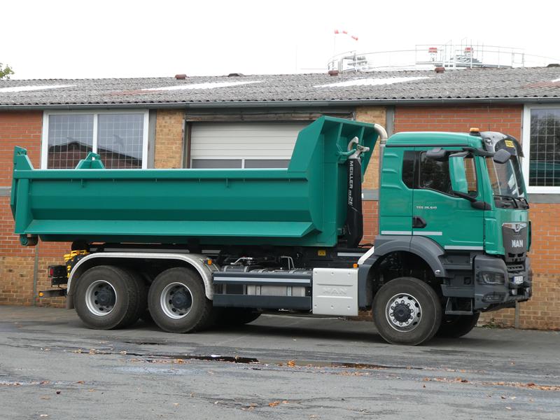 New MAN TGS 26.510 Abrollkipper Gr&uuml;n 1 (Copy).jpg