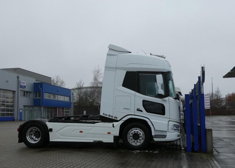 New DAF XD 480 SZM Weiss 2 (Copy).jpg