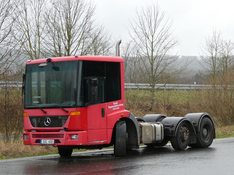 MB Econic SZM Rot 1 (Copy).jpg