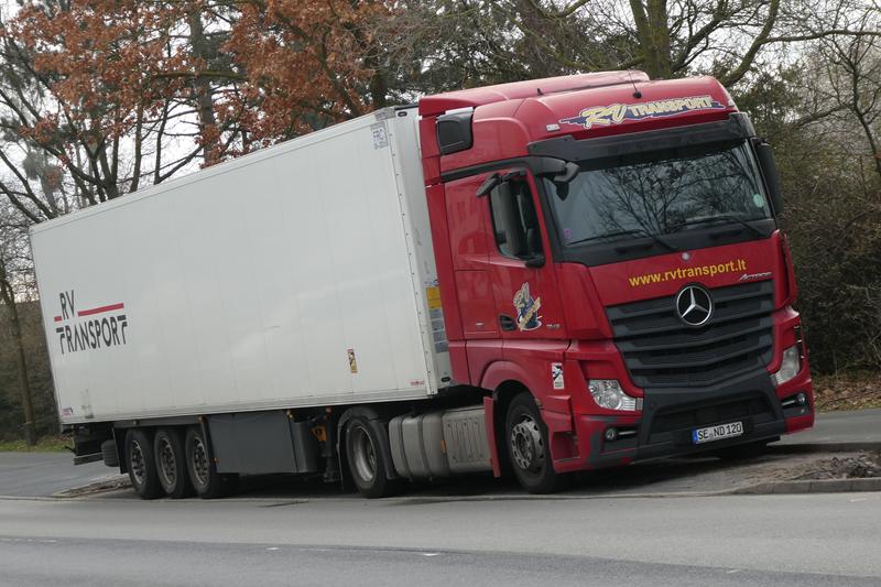 MB Actros 1845 MP4 RV Transport 20 (Copy).jpg