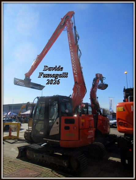 Hitachi Zaxis 85US long reach Massucco 003.jpg