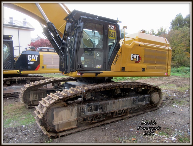 Caterpillar 352 Nespoli (5).jpg
