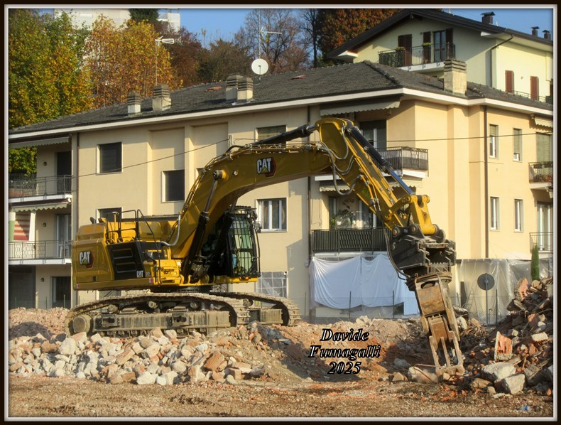 Caterpillar 352 Nespoli (12).jpg