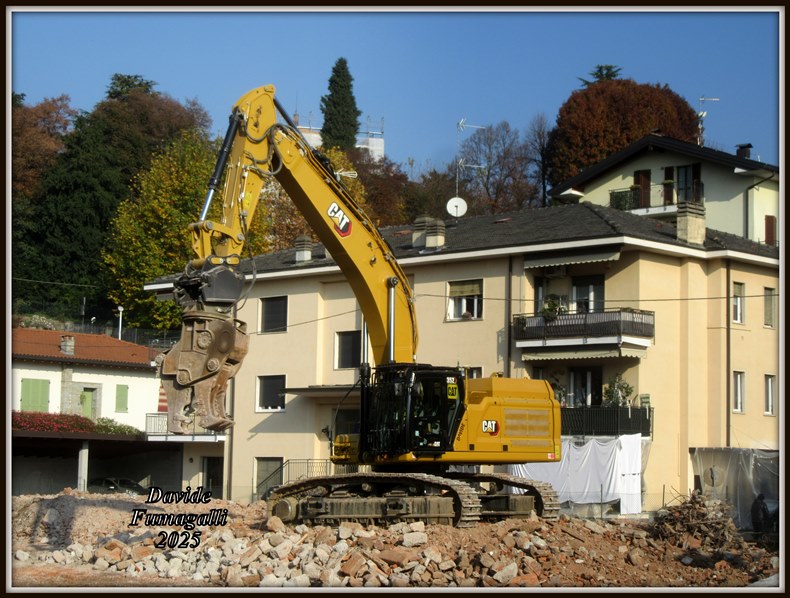 Caterpillar 352 Nespoli (15).jpg