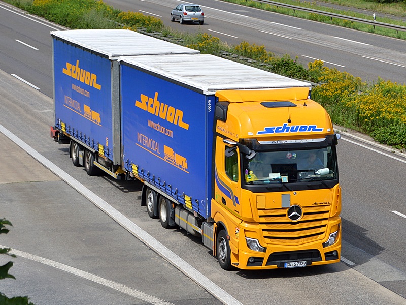 schuon, CW-S 7329 0094.jpg