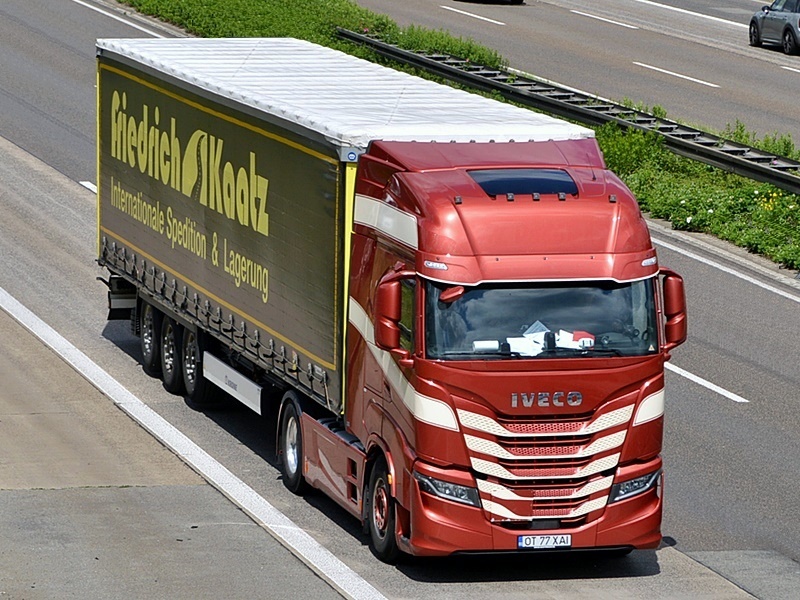 Iveco S-WAY, OT 77XAI, PL 0167.jpg