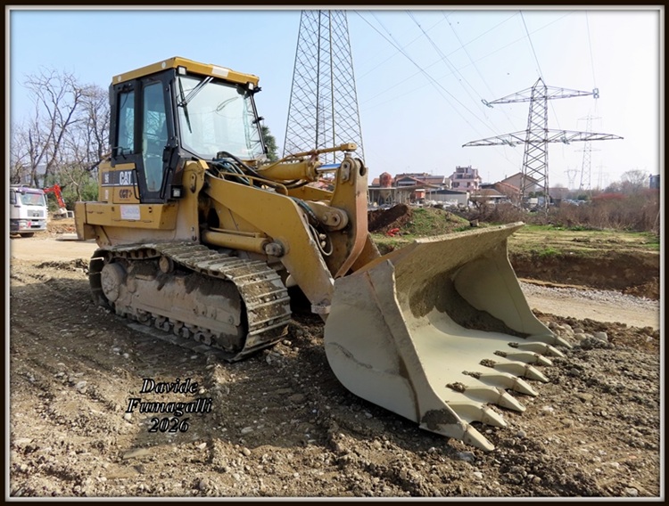 Caterpillar 963C Quadrio 001.jpg