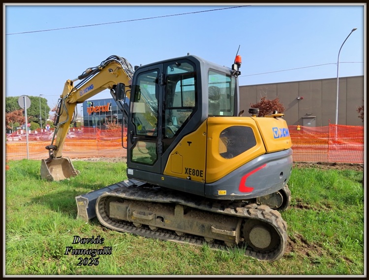 XCMG XE80E 009.jpg