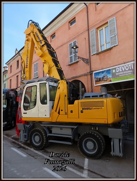 Liebherr A904C Devoti 003.jpg