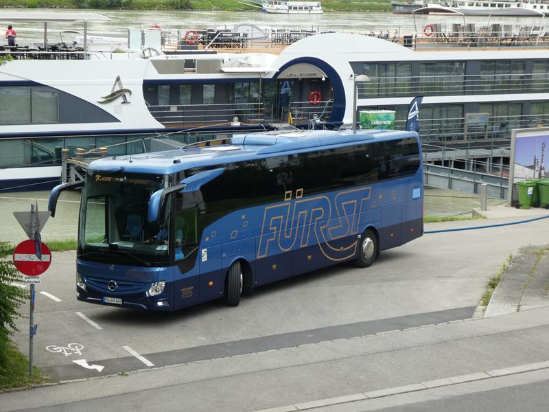 MB Tourismo MK2 F&uuml;rst (Copy).jpg