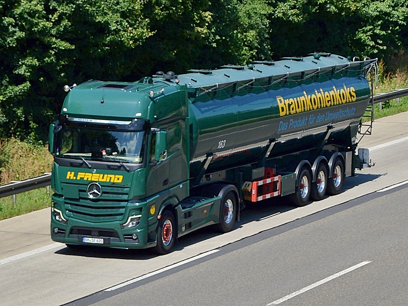FREUND 163 Braunkohlenkoks 0095.jpg