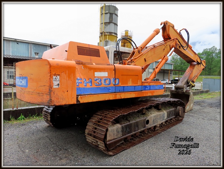 Fiat Hitachi FH300 005.jpg