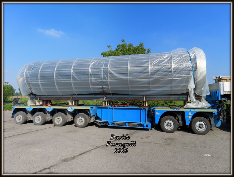 Iveco Stralis 440S56 Porro 003.jpg