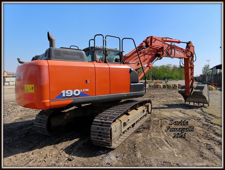 Hitachi Zaxis 190-6 Sogno 002.jpg